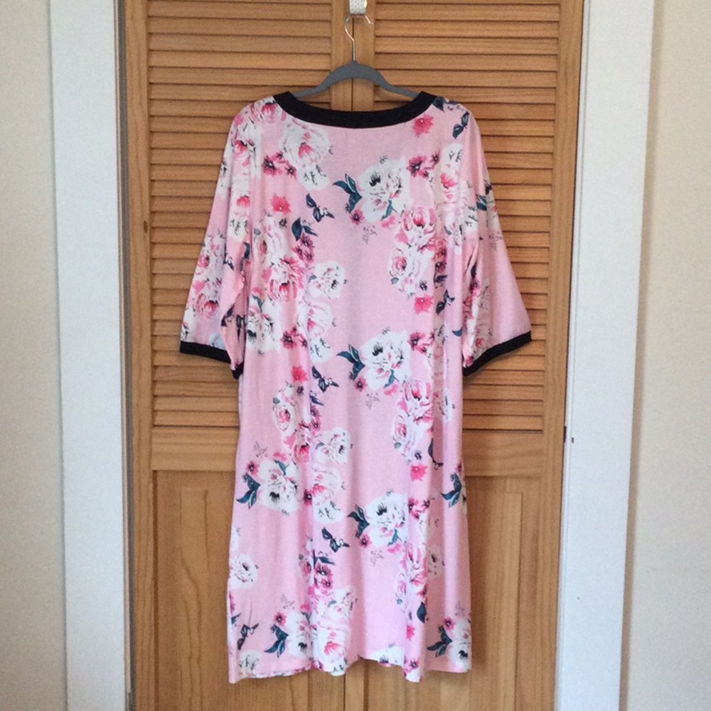 Floral Pink Robe - Picture 5 of 5